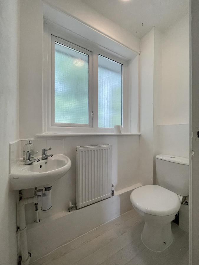 Bright, Warm & Cozy House In Harpurhey Apartman Manchester Kültér fotó