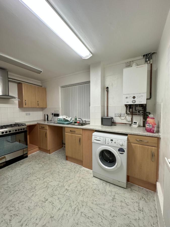 Bright, Warm & Cozy House In Harpurhey Apartman Manchester Kültér fotó