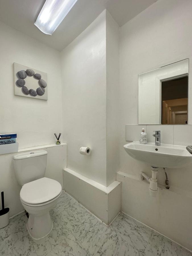 Bright, Warm & Cozy House In Harpurhey Apartman Manchester Kültér fotó